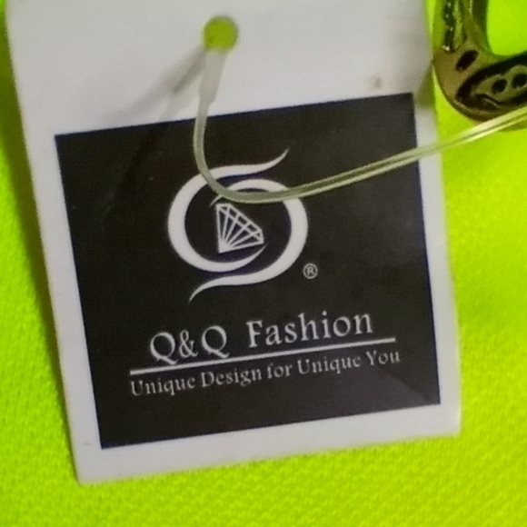 Goldtone Egyptian ankh huge adjustable Ring size adjustable - Picture 4 of 4